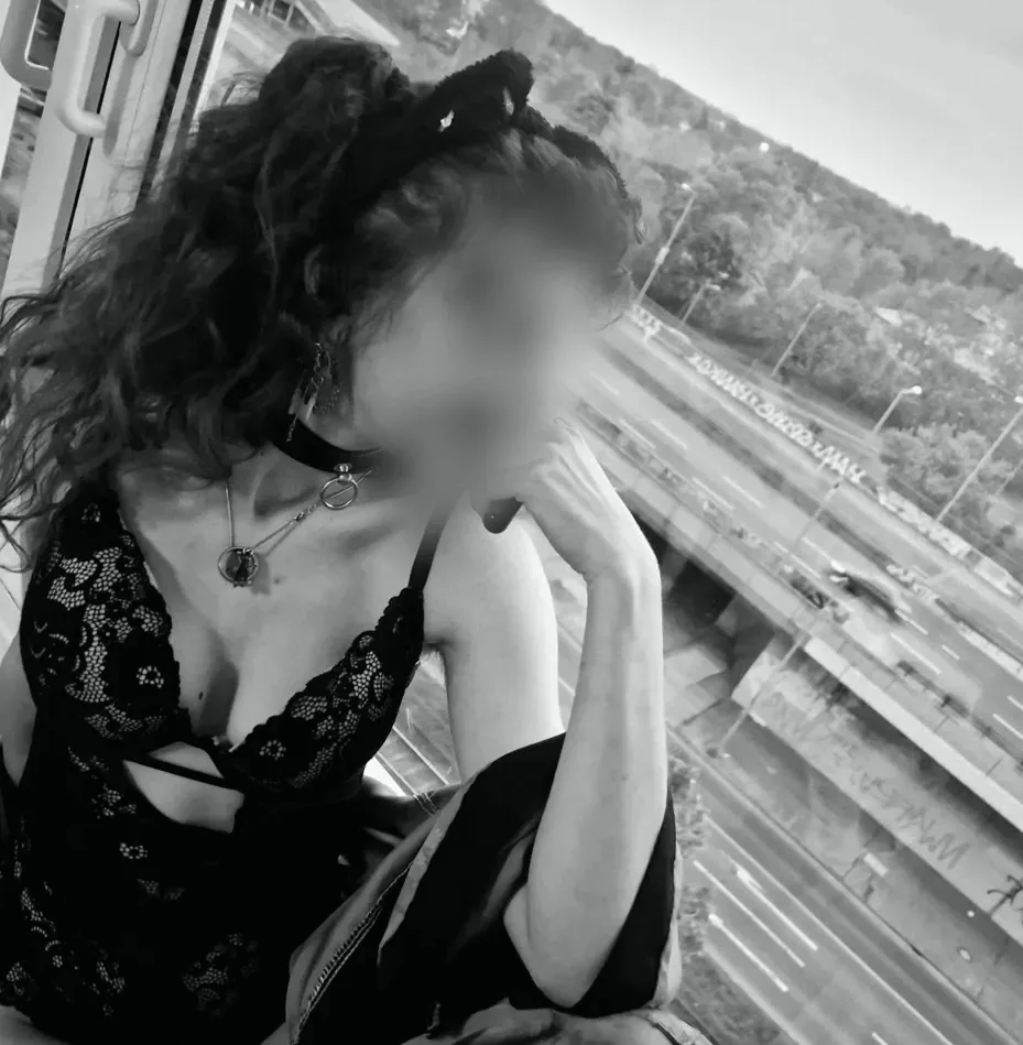 Marie, 22