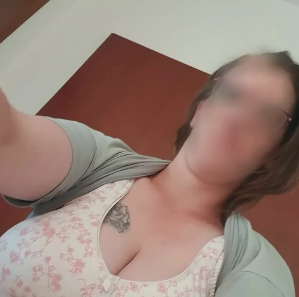 Sophie, 35
