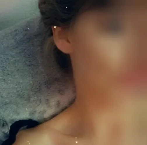 Vivien, 26